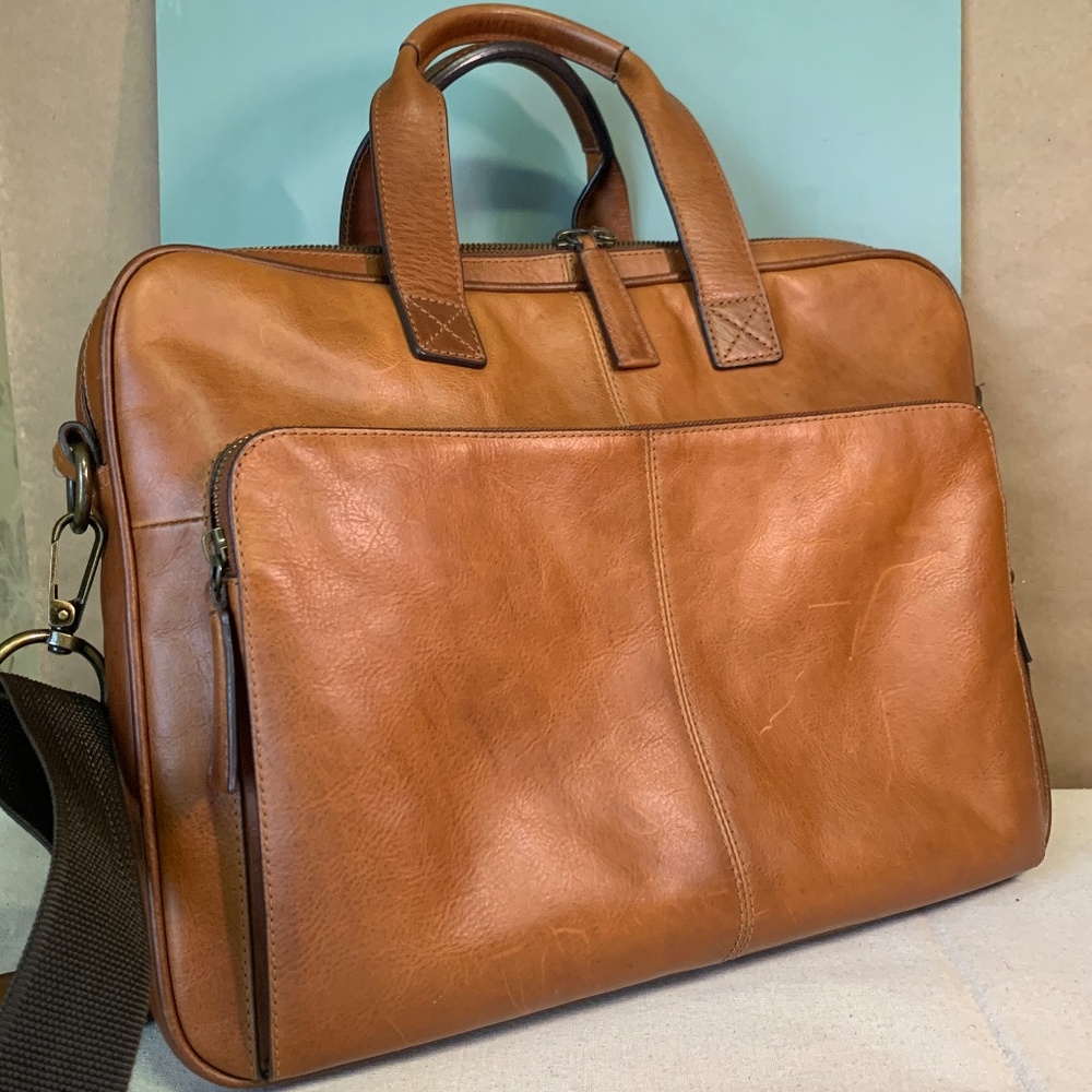 Wilsons Leather Tan Leather Messenger Bag